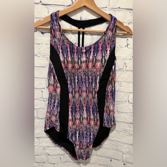 Catalina Womens Swimsuit One Piece Black trim with blue pink print XL - Picture 1 of 4